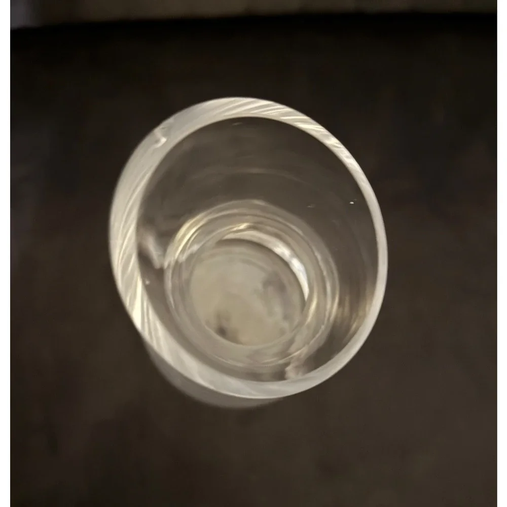 🌿✨ Modern Clear Glass Vase – Etched Line Design – 11.5” Tall